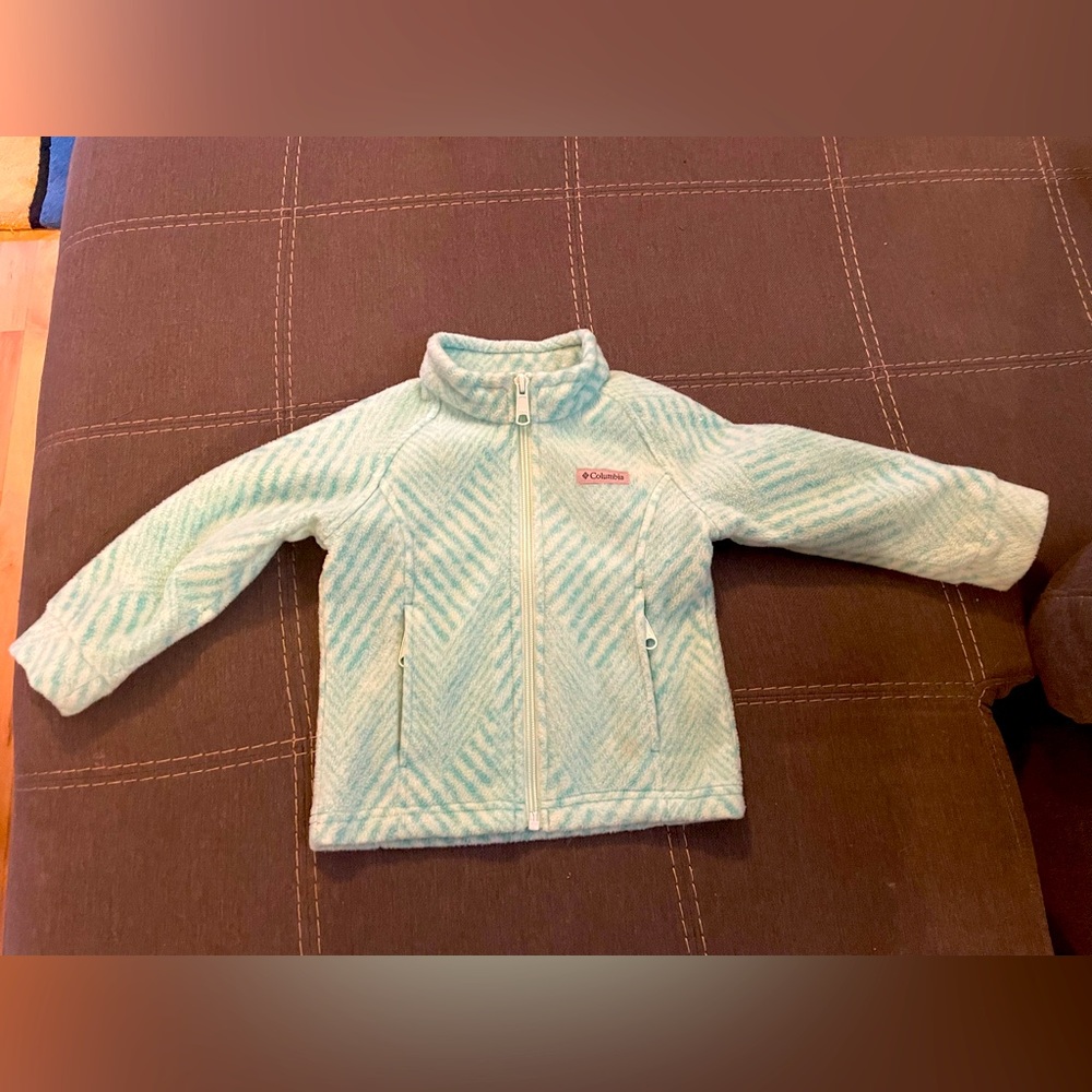 Columbia fleece. Teal color with pattern. Size: 2T.